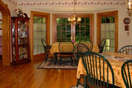 фото отеля Lovill House Inn - Bed and Breakfast