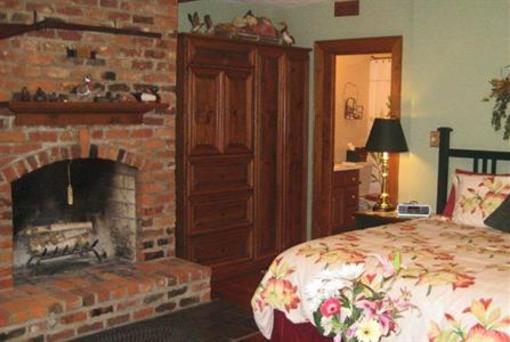 фото отеля Lovill House Inn - Bed and Breakfast