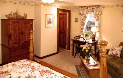 фото отеля Lovill House Inn - Bed and Breakfast