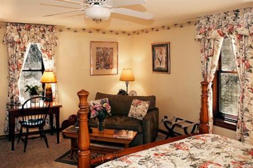 фото отеля Lovill House Inn - Bed and Breakfast