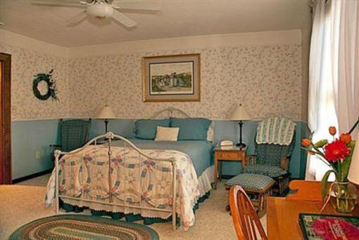 фото отеля Lovill House Inn - Bed and Breakfast