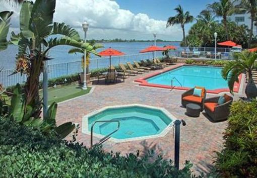 фото отеля Fairfield Inn & Suites Palm Beach