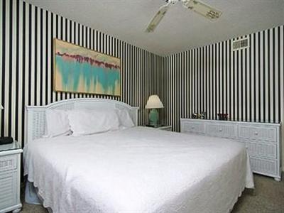 фото отеля Meyer Real Estate Vacation Rental Seaside Beach & Racquet Orange Beach