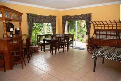 фото отеля Big 6 Guesthouse Somerset West