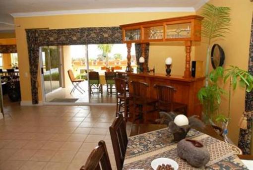 фото отеля Big 6 Guesthouse Somerset West