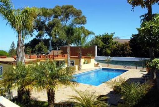 фото отеля Big 6 Guesthouse Somerset West