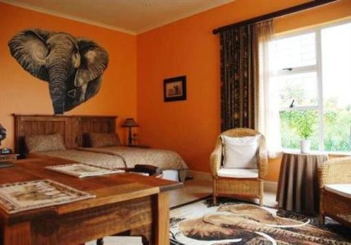 фото отеля Big 6 Guesthouse Somerset West