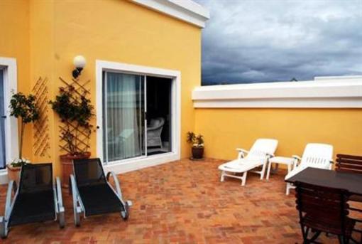 фото отеля Big 6 Guesthouse Somerset West