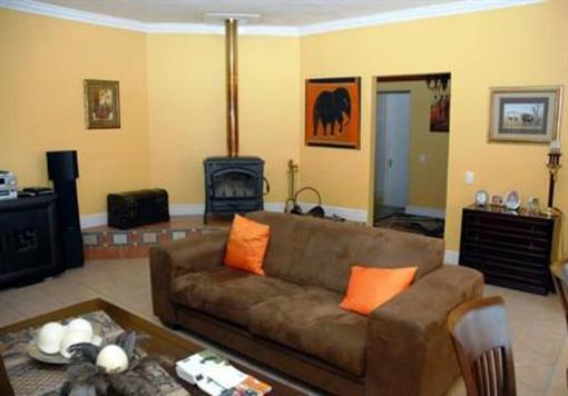 фото отеля Big 6 Guesthouse Somerset West