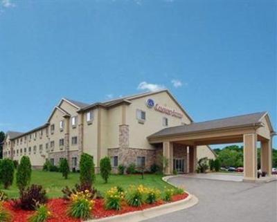 фото отеля Comfort Suites Lake Geneva