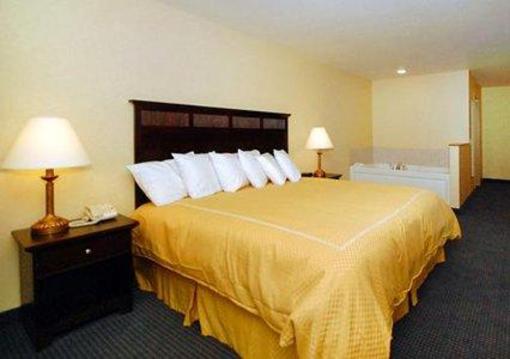 фото отеля Comfort Suites Lake Geneva