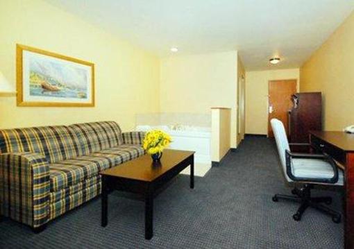 фото отеля Comfort Suites Lake Geneva