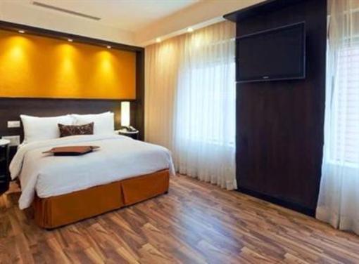 фото отеля Hampton Inn Vadodara-Alkapuri
