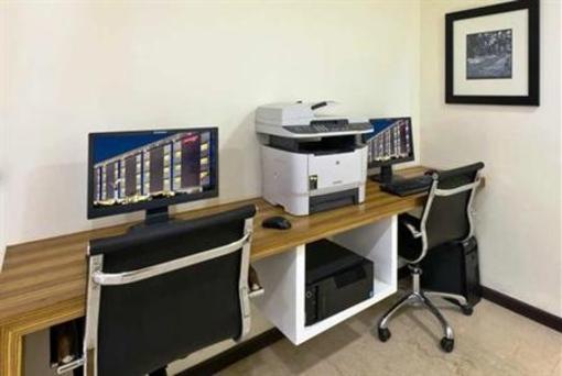 фото отеля Hampton Inn Vadodara-Alkapuri