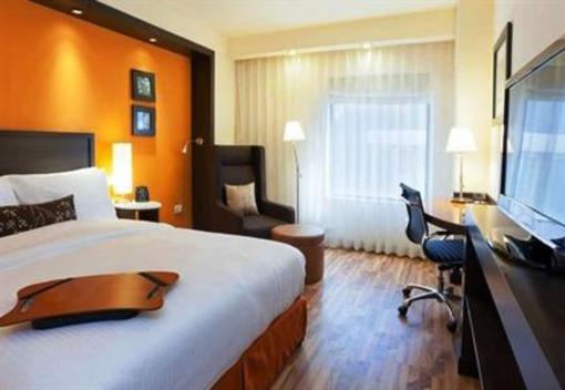 фото отеля Hampton Inn Vadodara-Alkapuri
