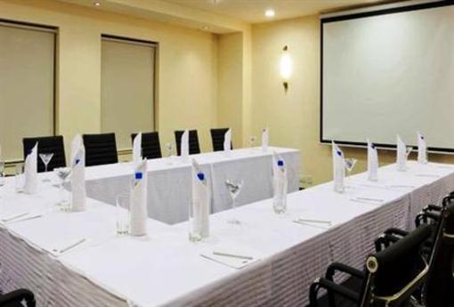 фото отеля Hampton Inn Vadodara-Alkapuri