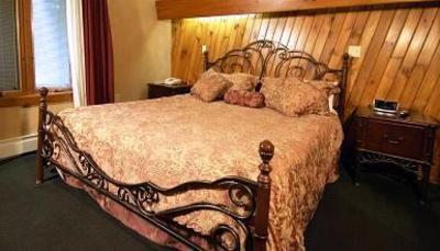 фото отеля Wrens Nest Village Inn