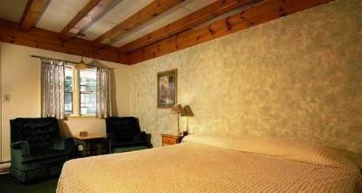 фото отеля Wrens Nest Village Inn