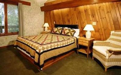 фото отеля Wrens Nest Village Inn
