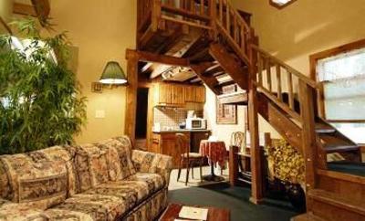 фото отеля Wrens Nest Village Inn