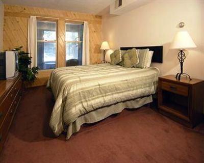 фото отеля Wrens Nest Village Inn