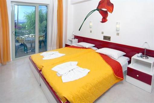 фото отеля Niriides Beach Hotel
