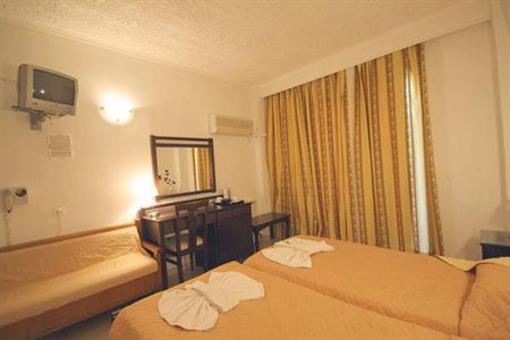 фото отеля Niriides Beach Hotel