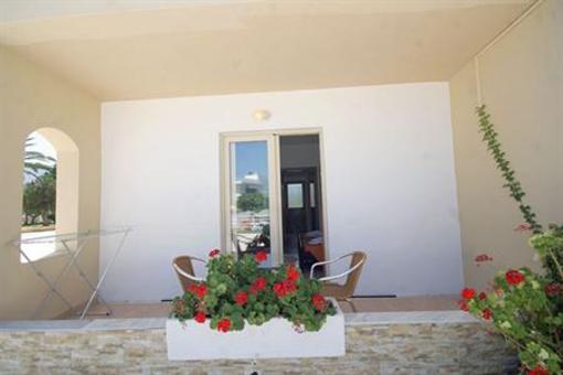 фото отеля Niriides Beach Hotel