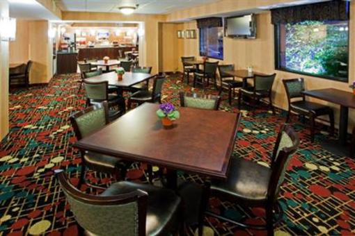 фото отеля Holiday Inn Express Fairfax-Arlington Boulevard