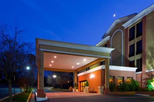 фото отеля Holiday Inn Express Fairfax-Arlington Boulevard