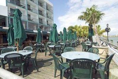 фото отеля Best Western Plus on the Bay Inn & Marina