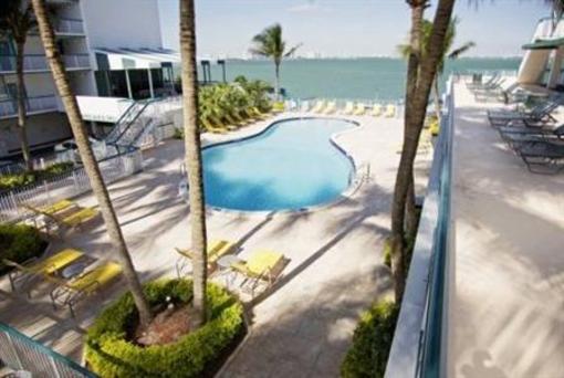 фото отеля Best Western Plus on the Bay Inn & Marina