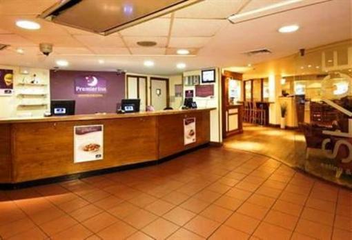 фото отеля Premier Inn Gatwick Airport Central Crawley