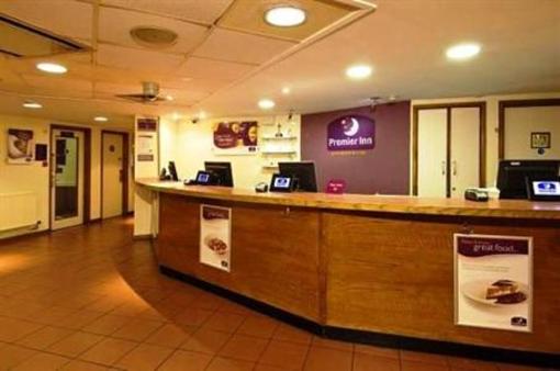 фото отеля Premier Inn Gatwick Airport Central Crawley