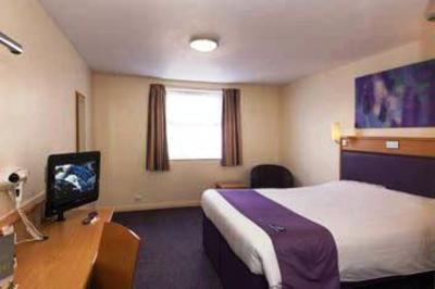 фото отеля Premier Inn Gatwick Airport Central Crawley