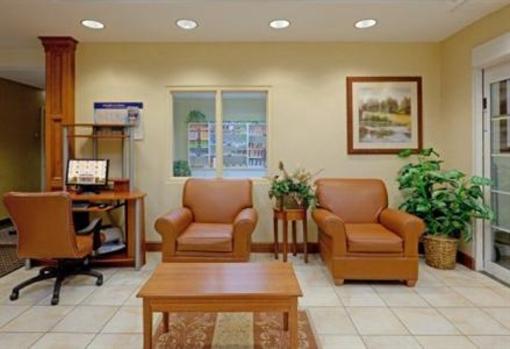 фото отеля Candlewood Suites West Springfield