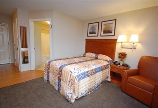 фото отеля Candlewood Suites West Springfield