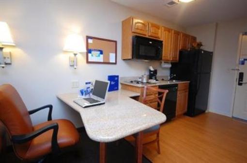фото отеля Candlewood Suites West Springfield