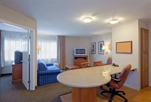 фото отеля Candlewood Suites West Springfield