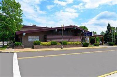 фото отеля Days Inn & Suites Rhinelander
