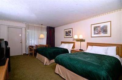 фото отеля Days Inn & Suites Rhinelander