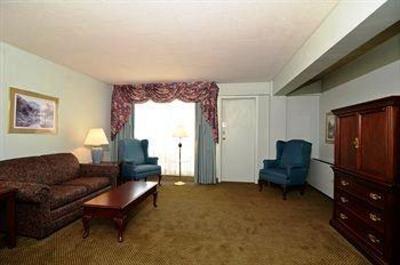 фото отеля Days Inn & Suites Rhinelander