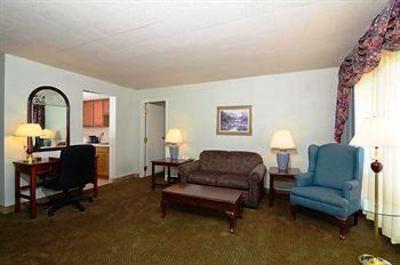 фото отеля Days Inn & Suites Rhinelander