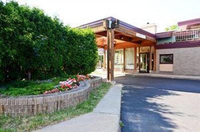 фото отеля Days Inn & Suites Rhinelander
