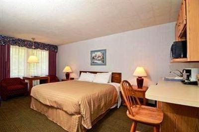 фото отеля Days Inn & Suites Rhinelander