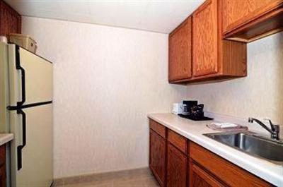 фото отеля Days Inn & Suites Rhinelander