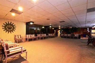фото отеля Days Inn & Suites Rhinelander