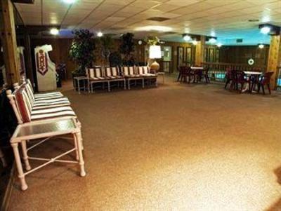 фото отеля Days Inn & Suites Rhinelander