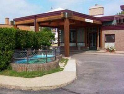 фото отеля Days Inn & Suites Rhinelander