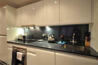 фото отеля Base Serviced Apartments – Spectrum